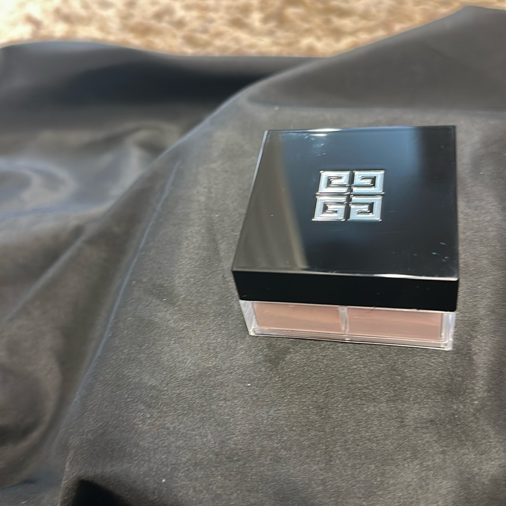 Travel size Givenchy Prisme Libre Loose Powder OG FORMULA- shade 3 Voile Rose